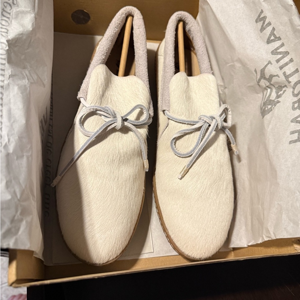 Manitobah Women's ponyhair Moccasins - white - Picture 4 of 5